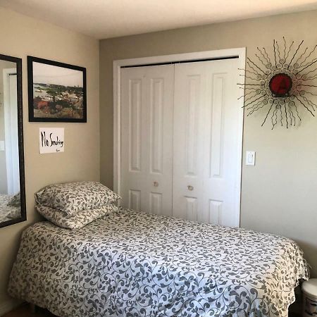 Bed and Breakfast Mabuhay Lakeside Manor Yellowknife Zewnętrze zdjęcie