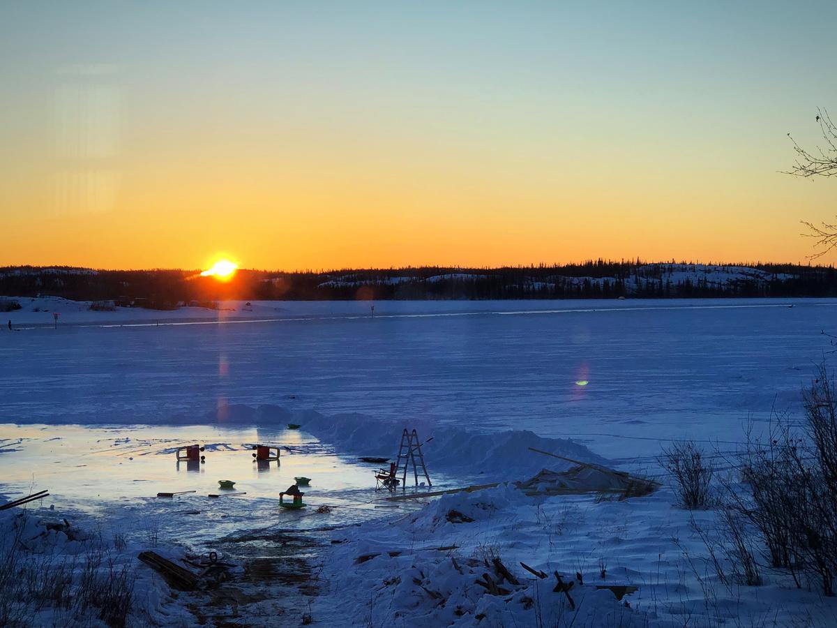 Bed and Breakfast Mabuhay Lakeside Manor Yellowknife Zewnętrze zdjęcie