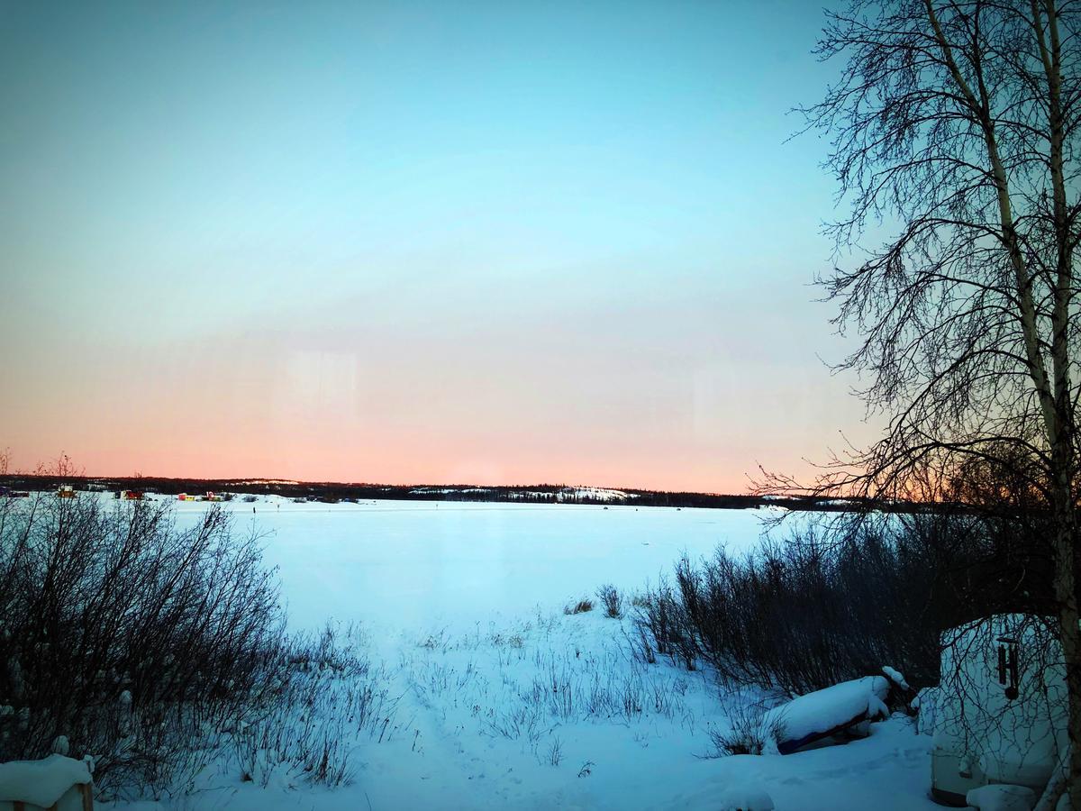 Bed and Breakfast Mabuhay Lakeside Manor Yellowknife Zewnętrze zdjęcie