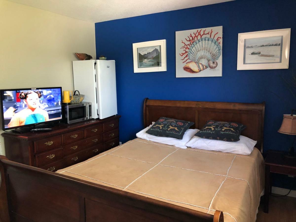 Bed and Breakfast Mabuhay Lakeside Manor Yellowknife Zewnętrze zdjęcie
